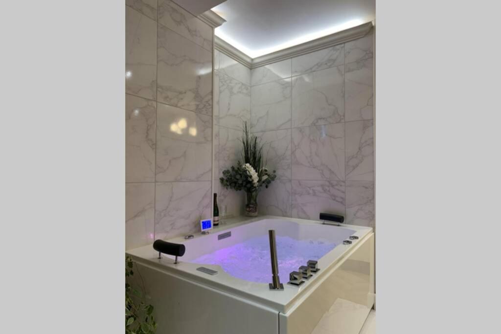 V' Appart Spa Troyes Exterior photo
