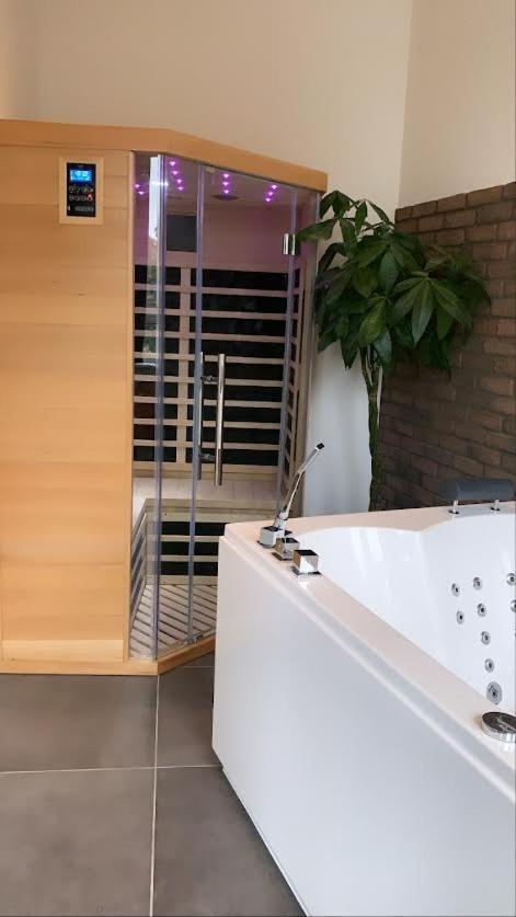 V' Appart Spa Troyes Exterior photo